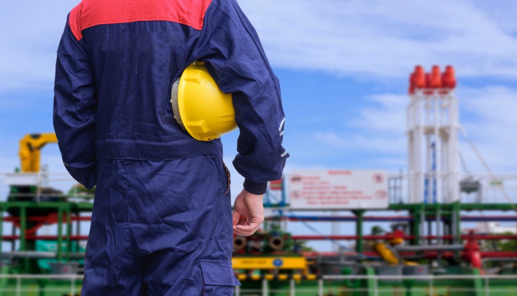 EPC Contractor for Oil & Gas: A Buyer's Guide to Selecting, Vetting, and Contracting the Right Partner 3 Contractor for Oil & Gas